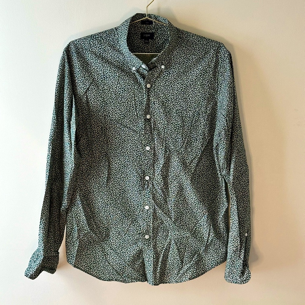 Large Slim J Crew Button-Down Shirt
